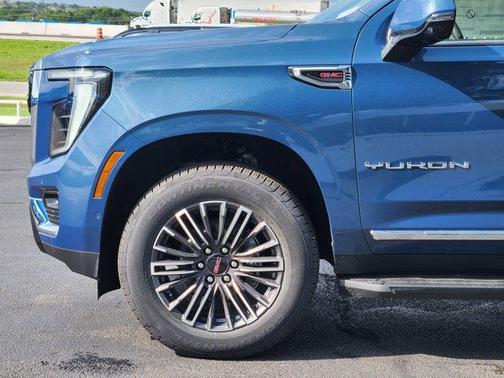 2025 GMC Yukon Elevation