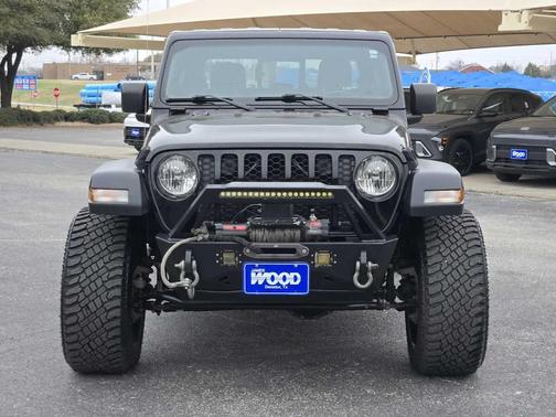 2020 Jeep Gladiator Sport