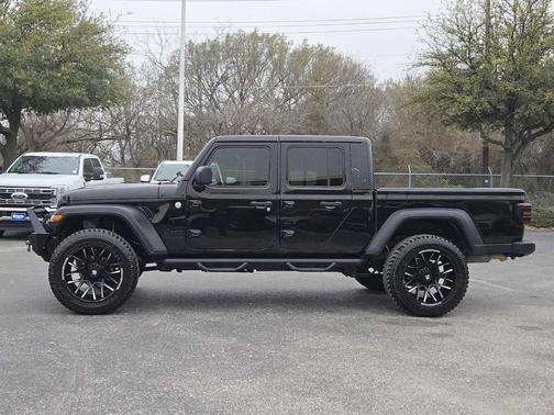 2020 Jeep Gladiator Sport