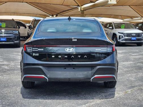 Black 2025 Hyundai SONATA SE