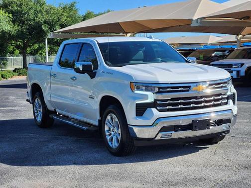 Iridescent Pearl Tricoat 2024 Chevrolet Silverado 1500 LTZ