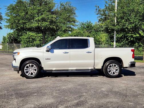 Iridescent Pearl Tricoat 2024 Chevrolet Silverado 1500 LTZ