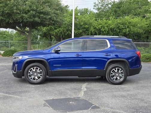 Ultra Blue Metallic 2023 GMC Acadia SLE