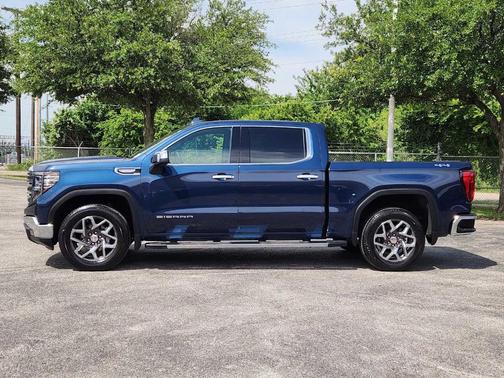 Pacific Blue Metallic 2023 GMC Sierra 1500 SLT