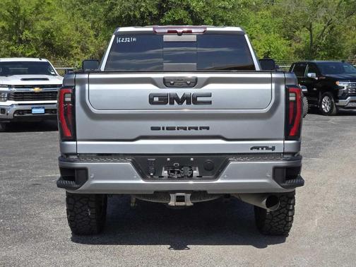 2024 GMC Sierra 2500 AT4