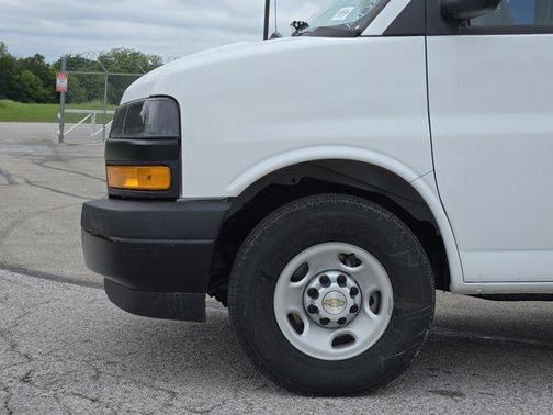 2025 Chevrolet Express 2500 Work Van