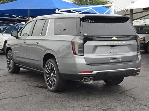 Sterling Gray Metallic 2026 Chevrolet Suburban High Country