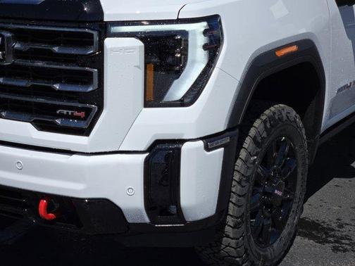 2025 GMC Sierra 2500 AT4