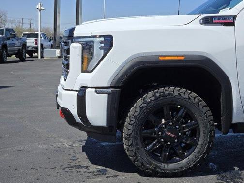 2025 GMC Sierra 2500 AT4
