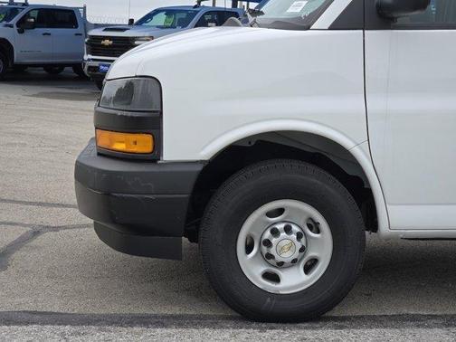 2025 Chevrolet Express 2500 Work Van