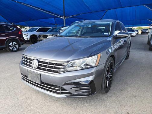 2017 Volkswagen Passat 1.8T R-Line