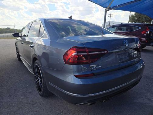 2017 Volkswagen Passat 1.8T R-Line