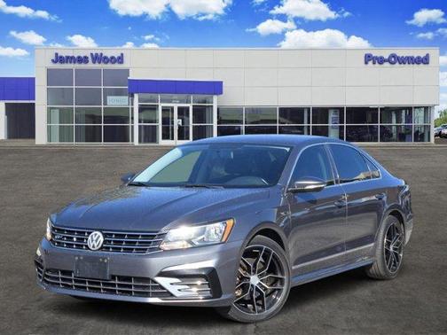 2017 Volkswagen Passat 1.8T R-Line