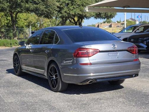 2017 Volkswagen Passat 1.8T R-Line