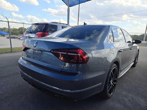 2017 Volkswagen Passat 1.8T R-Line