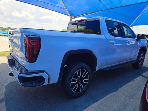 Summit White 2024 GMC Sierra 1500 AT4