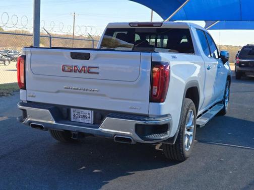 2022 GMC Sierra 1500 SLT