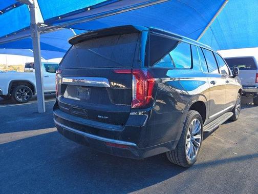 2023 GMC Yukon XL SLT