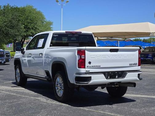 2022 Chevrolet Silverado 2500 High Country