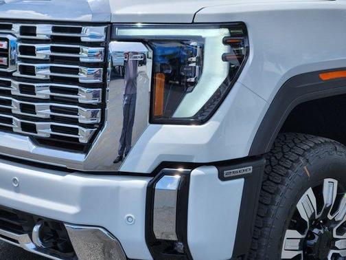 2025 GMC Sierra 2500 Denali