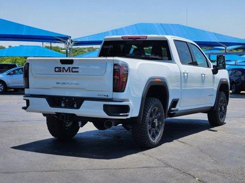 2025 GMC Sierra 2500 AT4
