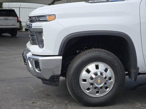 Summit White 2026 Chevrolet Silverado 3500 LT