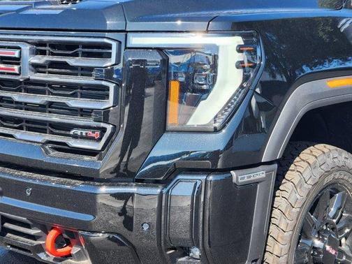 2025 GMC Sierra 2500 AT4