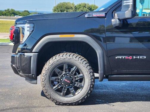 2025 GMC Sierra 2500 AT4