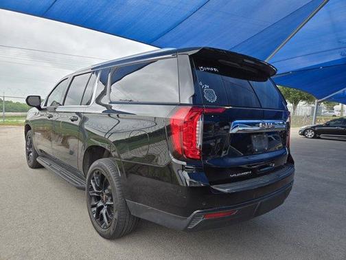 2022 GMC Yukon XL SLE