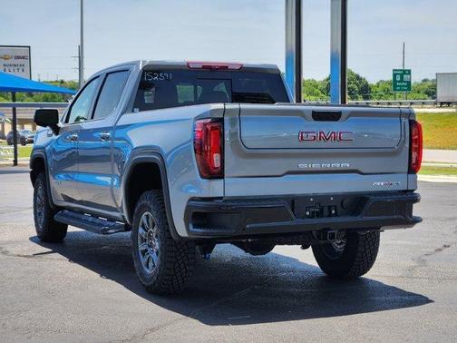 2025 GMC Sierra 1500 AT4X