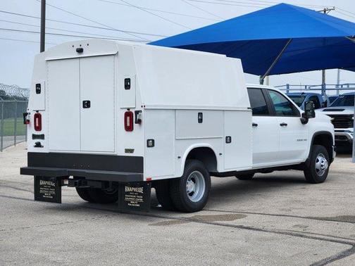 Summit White 2026 Chevrolet Silverado 3500 WT
