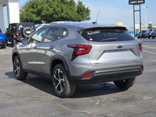 Sterling Gray Metallic 2026 Chevrolet Trax 1RS