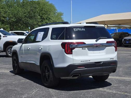 2023 GMC Acadia AT4