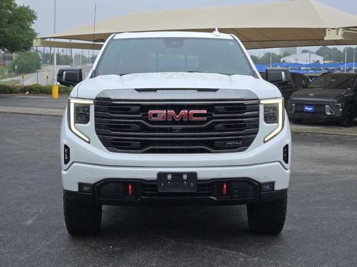 Summit White 2023 GMC Sierra 1500 AT4