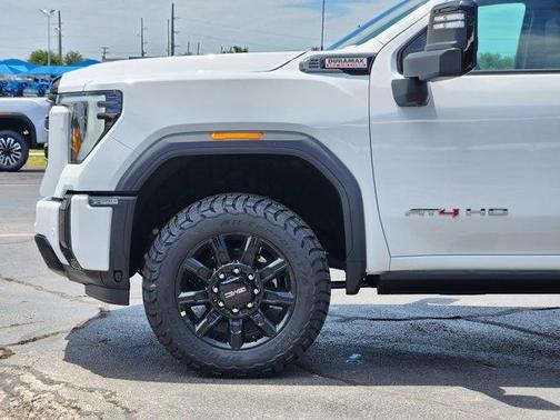 2025 GMC Sierra 2500 AT4