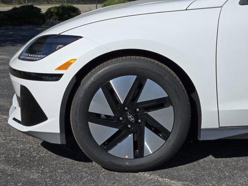 2025 Hyundai IONIQ 6 SE