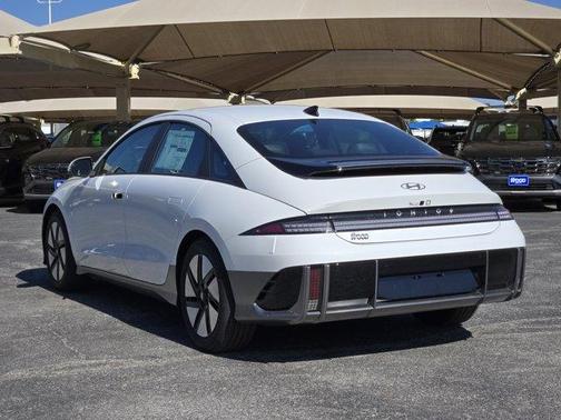 2025 Hyundai IONIQ 6 SE