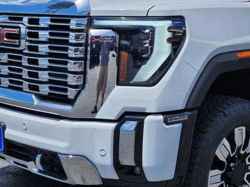2025 GMC Sierra 2500 Denali