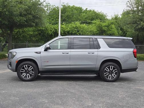 Sterling 2024 GMC Yukon XL AT4