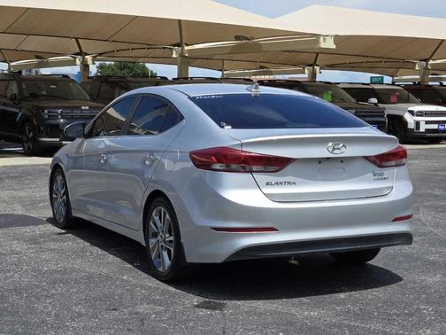 2017 Hyundai ELANTRA Limited
