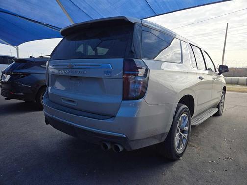 2023 Chevrolet Suburban Premier