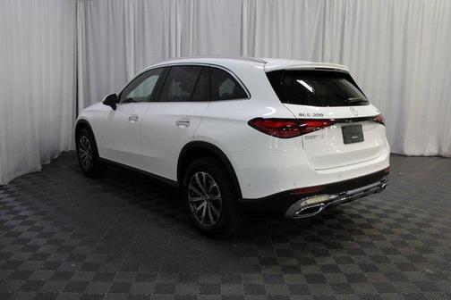 2026 Mercedes-Benz GLC 300 4MATIC