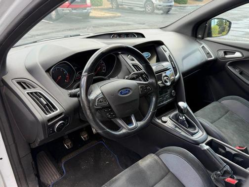 2016 Ford Focus RS Base