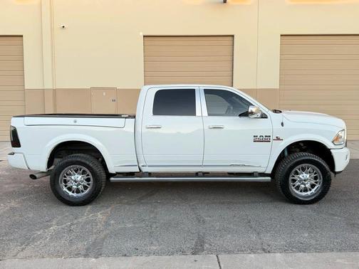 2017 RAM 2500 Limited Crew Cab 4x4 6'4' Box