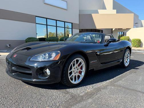 2004 Dodge Viper SRT10