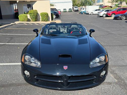 2004 Dodge Viper SRT10