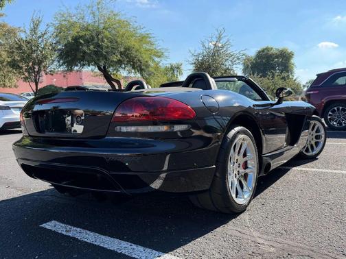 2004 Dodge Viper SRT10