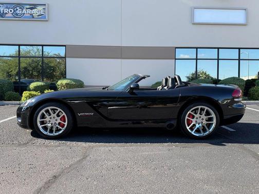 2004 Dodge Viper SRT10