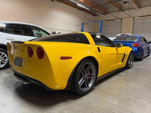 Velocity Yellow Tintcoat 2006 Chevrolet Corvette Z06