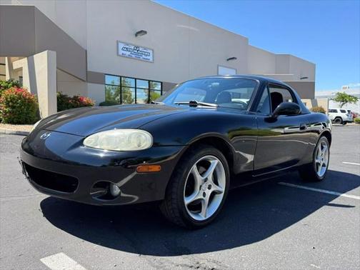 2003 Mazda MX-5 Miata LS Convertible 2D
